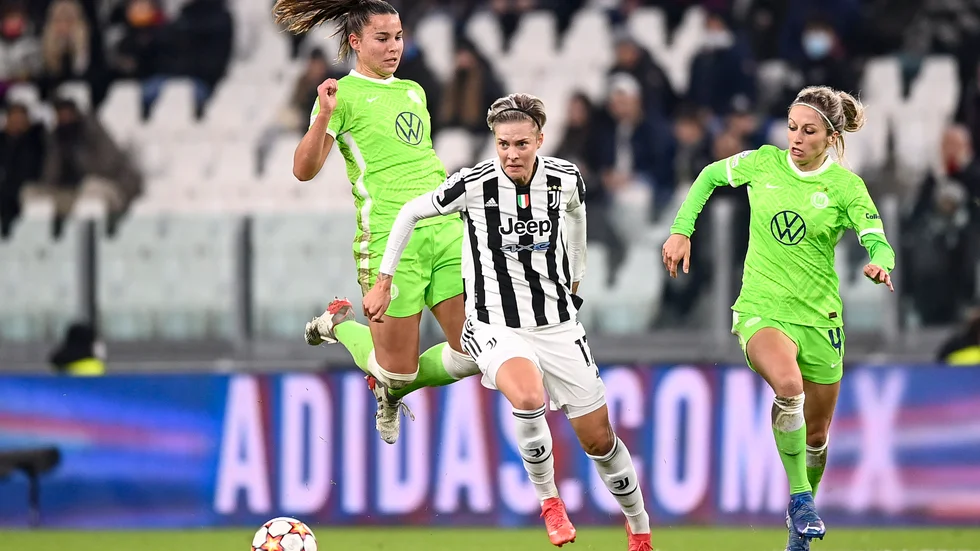 Juventus Lina Hurtig, i mitten, är en av flera svenskar som håller till i italienska Serie A. Arkivbild.
