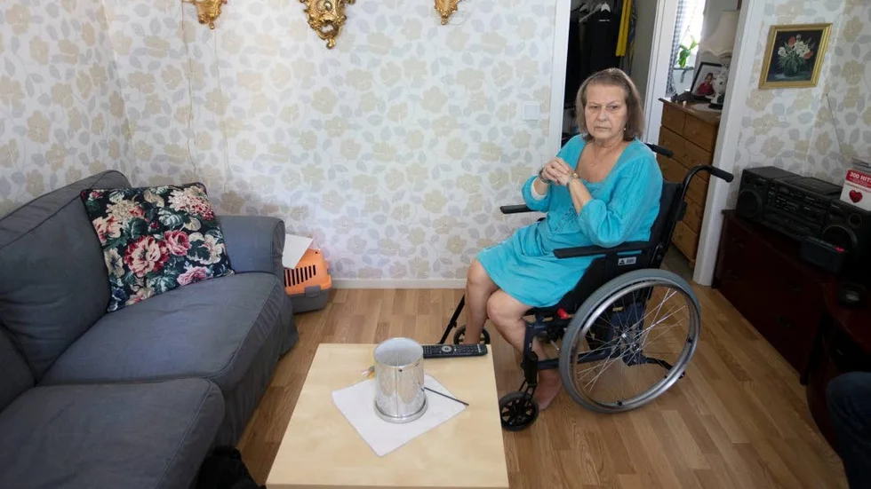 Först när Kristina Bergström flyttade från Heby till Tobo och bytte vårdcentral remitterade en läkare henne till Akademiska sjukhuset där de upptäckte tumörer på njuren och binjuren.