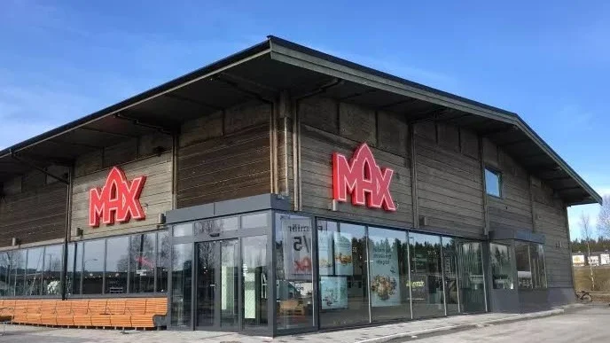 På Solbacken strax utanför Skellefteå har Max öppnat en restaurang.