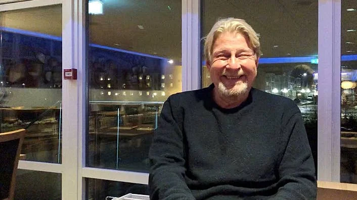 Rolf Lassgård i en tv-intervju med Norrbottens Media i Älvsbyn.