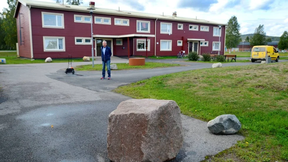 Vintertid snöar stenarna över och blir svåra att se.