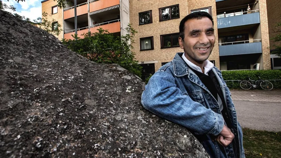Efter åtta år kan Behzad Saberi flytta in i en etta i Gottsunda.