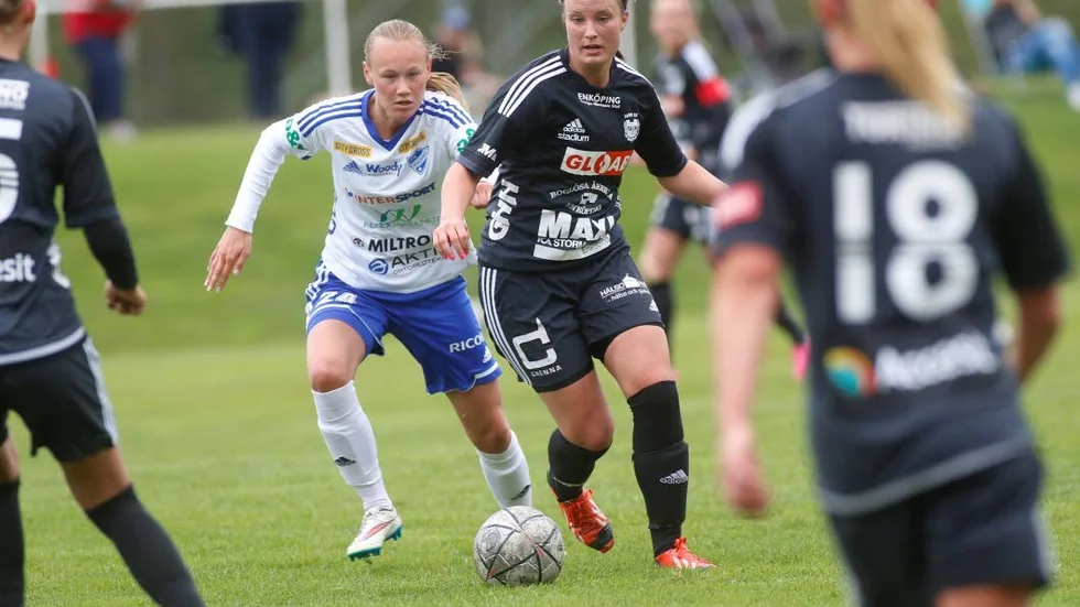 Dubbelt. Fanna spelar både hemma och borta i helgen.