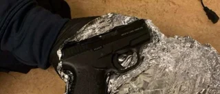 Gömde pistol i garderob – döms till två års fängelse 