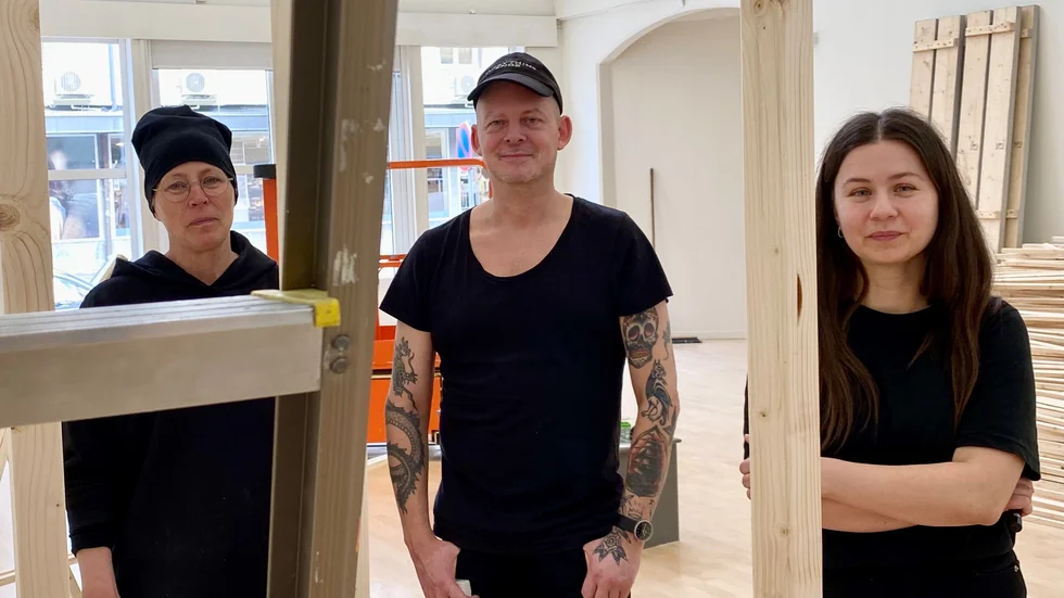 Susanne Westerberg och Mattias Gunnarsson utgör konstnärsduon MASU. Nu ska de samarbeta med två andra konstnärer, däribland Tova Fransson. Tillsammans ska de skapa ett bygge med barns kojor eller fåglars bon som förebild. 