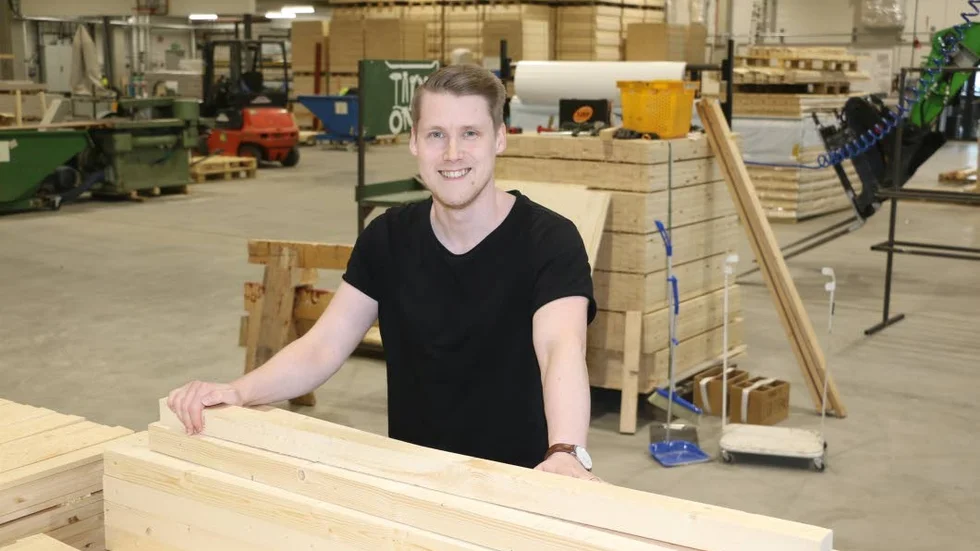 Samuel Holmström, vd Lundqvist trävaru AB, är glad över att beslutet som innebär att företaget kan fortsätta sin expansion. "Det skapar arbetstillfällen i Piteå", säger han. (Arkivbild)