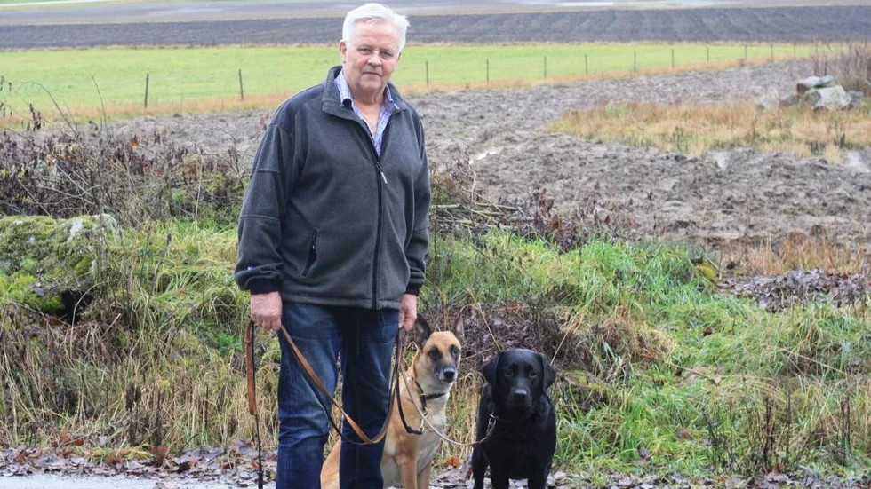 I naturen. Som pensionär tillbringar Gunnar Langneström mycket tid i naturen tillsammans med hundarna Freja och Asta.