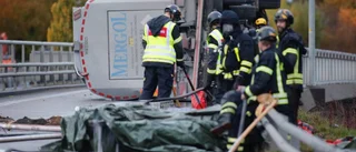 Väg fortsatt avstängd - arbete drar ut på tiden