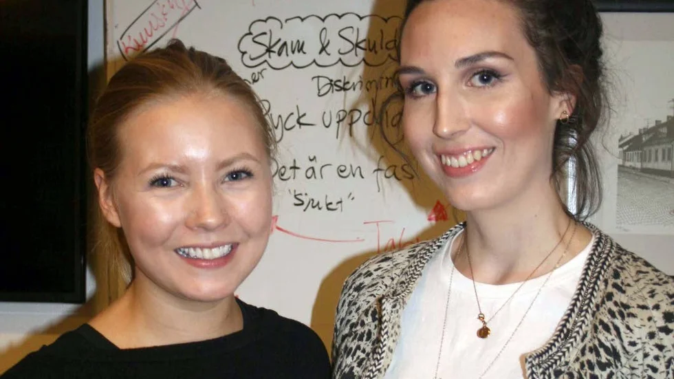 Siri och Emma. 2014 laddade Siri Strand och Emma Westas Rödin upp ett samtal på en blogg om sina egna erfarenheter av psykisk ohälsa. I dag har de företaget Pillerpodden, turnerar landet runt, pratar om fördomar, normer och vill visa vägen till psykisk hälsa.