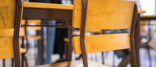 Elev fick inte ha mobiltelefon – knuffade och slog lärare