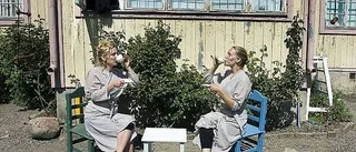 Barnteater speglar en pojkes tankar