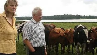 Hans-Åke Klingse och Hillevi Bohlin, sekreterare respektive kassör i Vansjön-Nordsjöns väl.