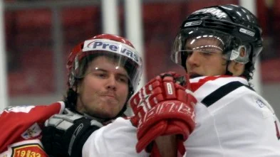 Johan Beggren, viktig kugge i boxplay, spelar vidare i Almtuna nästa säsong.