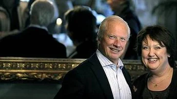 Loa Falkman och Barbro "Babben" Larsson medverkar i "Obesvarad kärlek".