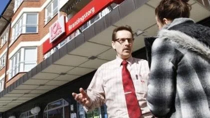 Kurt Gelinder är Icahandlare på  Brantingstorg. Han och många andra affärsidkare utanför centrala Uppsala vill ha mer stöd från kommunen.