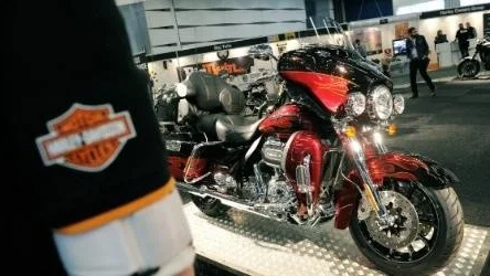 Harley-Davidson visar upp modellen CVO Ultra Classic Elecra.