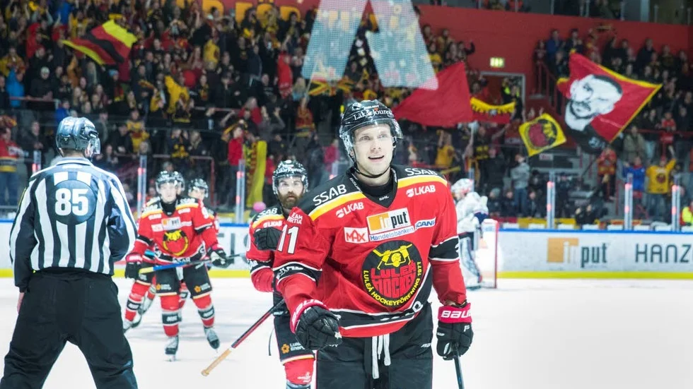 Petter Emanuelsson utjämnade matchen efter sitt kvitteringsmål i mitten av tredje perioden.