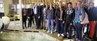 Prisbelönt fiskare fick besök av politiker