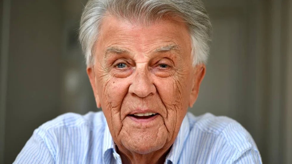 Sven-Bertil Taube ställer in flera konserter i sommar på grund av sjukdom.