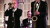 Alla sidor fick komma till tals när Peter and the Cabaret Band framförde sin cabaret Jazzen anfaller, men till slut var det ändå jazzen som vann.