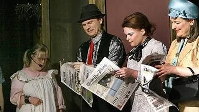 I de uppsättningar jag deltagit i, som regissör på Teater Blanca, har kreativiteten fått bränsle av att vi kunnat se nutiden i texter som är skrivna för flera hundra år sedan, skriver Magnus Dahlerus, konstnärlig ledare för Teater Blanca. Bilden är från deras uppsättning Råttfångaren.