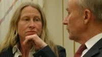 Göran Markström (m) lämnar över ordförandeklubben i bygg- och miljönämnden till Ulla Larsson (c) vid nästa kommunfullmäktige.
