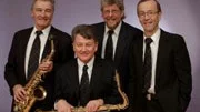 Roynes orkester har firat 40 år. Nuvarande medlemmar är Jan Rys, Royne Olson, Arne Krusing och Christer Eriksson.