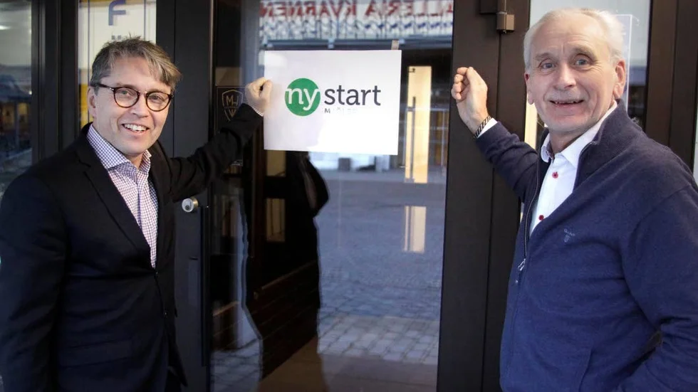 Hjälper nya företagare. Lars Åke Pettersson på Företagscentrum och Kenneth Fungbrandt på Nystart Mjölby välkomnar Mjölbybor med idéer.
