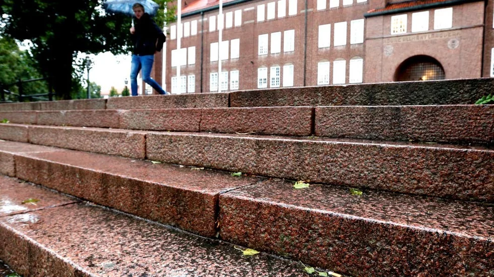 Om arbetsgivaren vinner tvisten kommer Linköpings kommun att söka efter en ny ordinarie enhetschef för Katedralskolan.