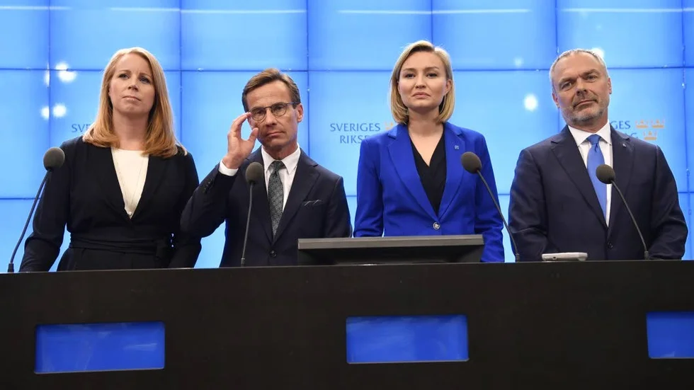 Alliansen må vara oense i regeringsfrågan, men borde ändå lägga en gemensam budget.