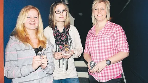Emma Adolfsson, Angelica Martinsson och Malin Hägg prisades i damlaget.