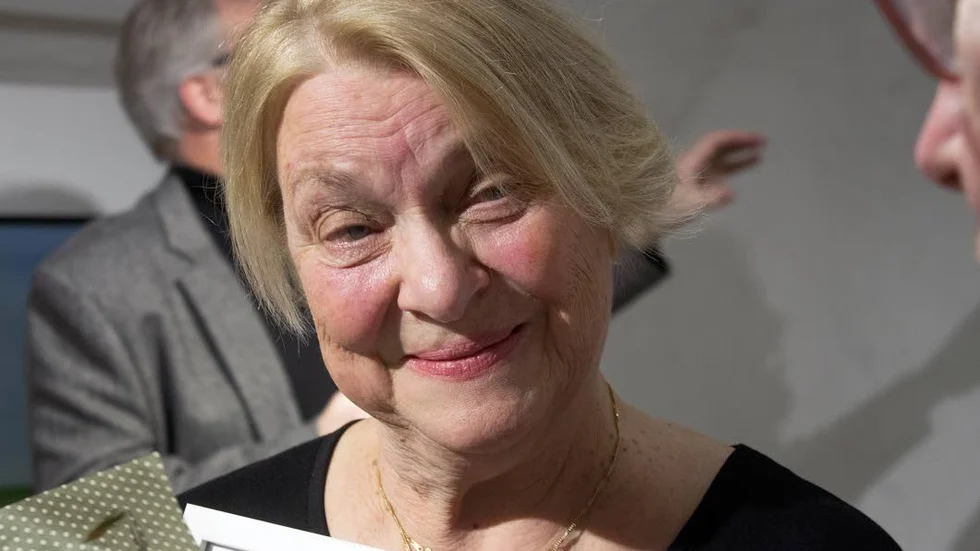 Ingegerd Lindaräng hyllades med diplom för mångaåriga insatser för Vadstenas kulturliv.