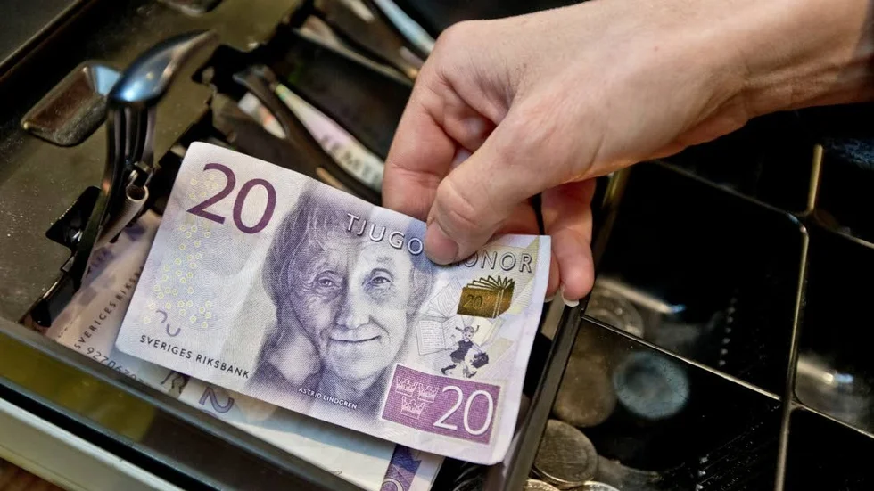 Snart ersätter Astrid helt och Selma får gå i pension.