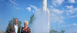 Ryckig och rökig start för raket