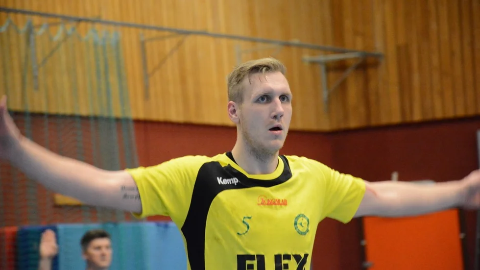 Eric Schultz gjorde comeback på fotbollsplanen när han hoppade in i andra halvlek för HFK mot Stjärnan.