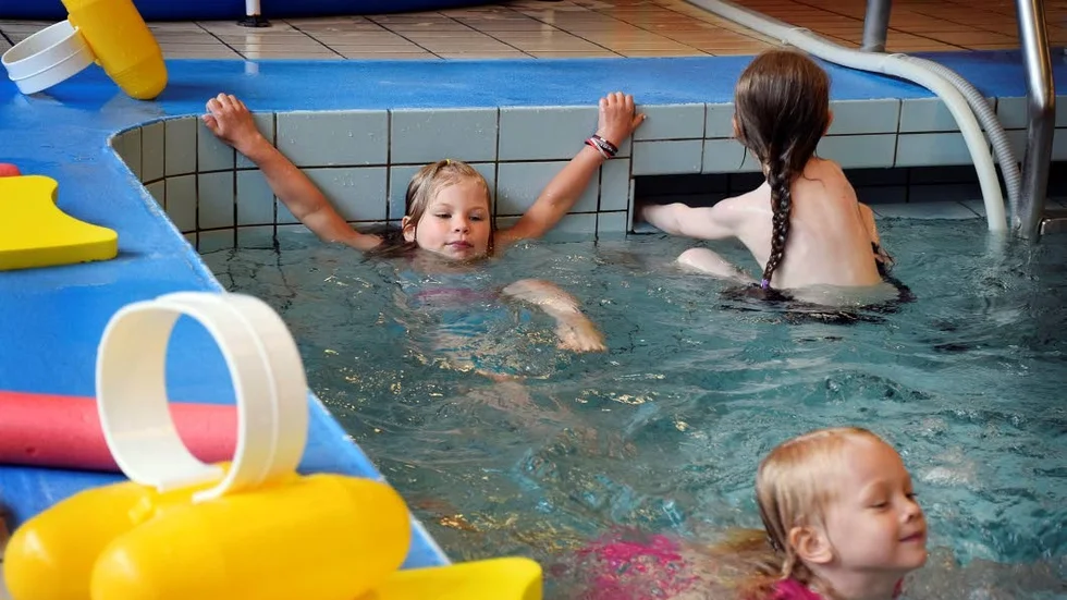 Simskolan kommer bedrivas i Gullringens simhall. Simlärare är Anna Gustafsson.