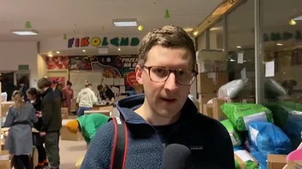 Correns reporterteam befann sig på onsdagen i ett polskt hjälpcenter några mil från den ukrainska gränsen.