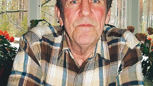 Gösta Svensson föreläste på Allégården i onsdags. Han har över 50 års erfarenhet av biodling.