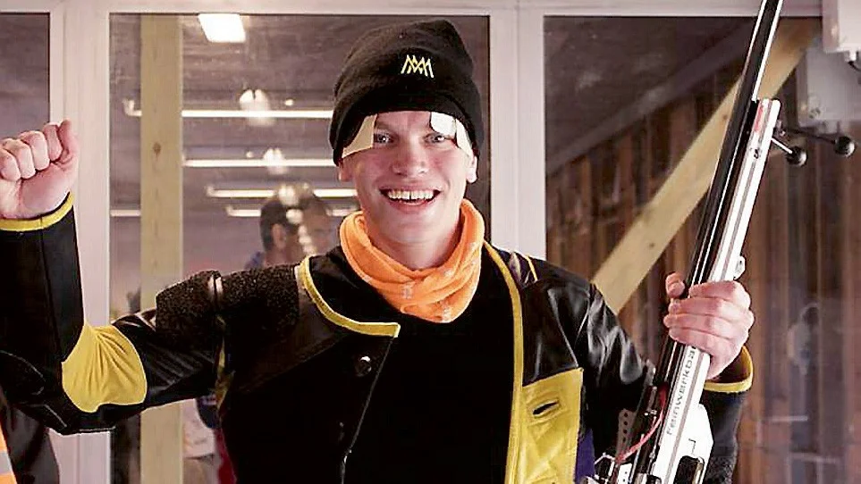 Mitt i prick. Mathias Sjöström jublar sedan det stod klart att han vunnit silver i JNM i skytte.