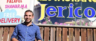 Flydde till Sverige – nu har 22-åringe Mohammed startat egen restaurang