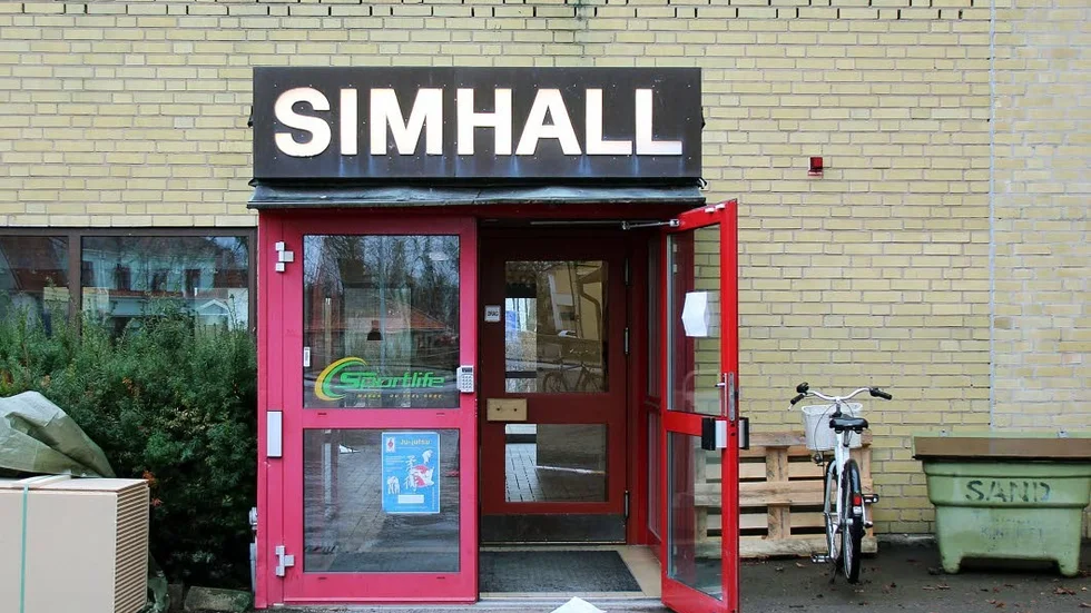 VFAB har utrett vad det skulle kosta att renovera simhallen.