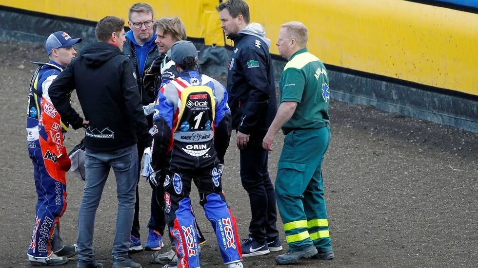 Piraternas Daniel Davidsson var inblandad i en rejäl krasch miot Smederna men mår okej dagen efter.