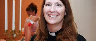 Prästen ska gifta sig i kyrkan