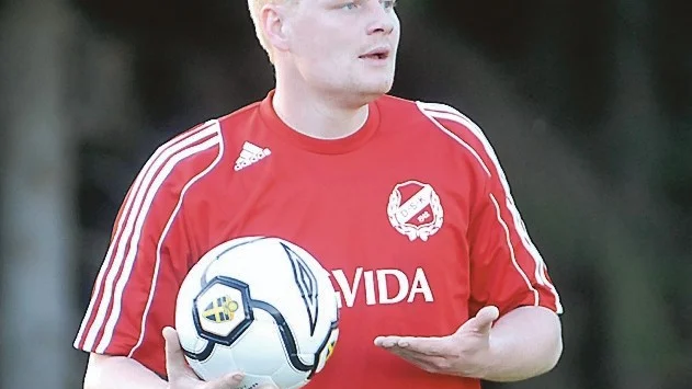 Fredrik Milton, sportansvarig i Djursdala SK, kan tvingas se sin klubb dra sig ur seniorfotbollen kommande säsong.