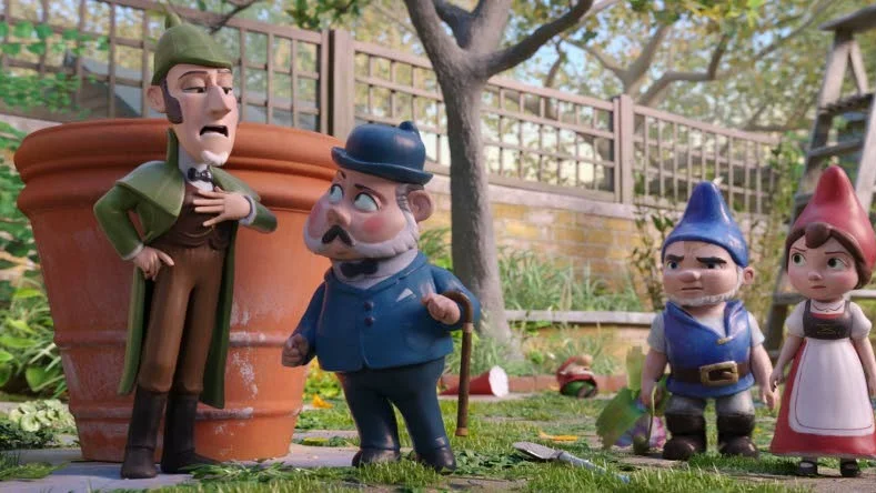 Kärleksparet Gnomeo och Julia är tillbaka, nu som påhäng till deckarparet Sherlock Gnomes och Doktor Watson.