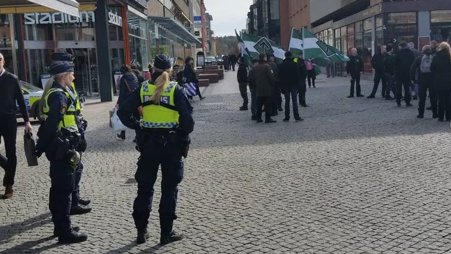 Misstänkt. En person utreds för våldsamt motstånd efter Nordiska motståndsrörelsens demonstration i lördags.