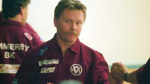 Pea Thorstensson var ende man över 800 i VBK. Här jublar han efter att ha satt en viktig strajk i slutet av matchen mot Marbodal. Foto: Magnus Strömsten