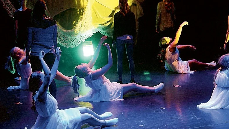 Eleverna från Gymnasiets Dansprofil, År 1.