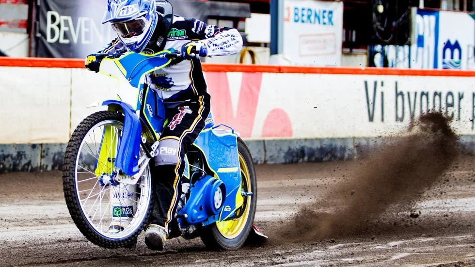 Efter 16 dagars uppehåll från tävlandet väntar nu fyra matcher på åtta dagar för Daniel Davidsson.