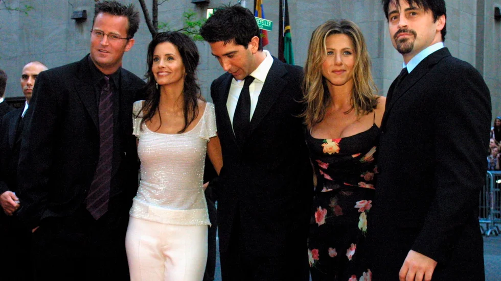 "Friends"-skådespelarna Matthew Perry, Courteney Cox, David Schwimmer, Jennifer Aniston och Matt LeBlanc fotograferade 2002 i New York. Arkivbild.